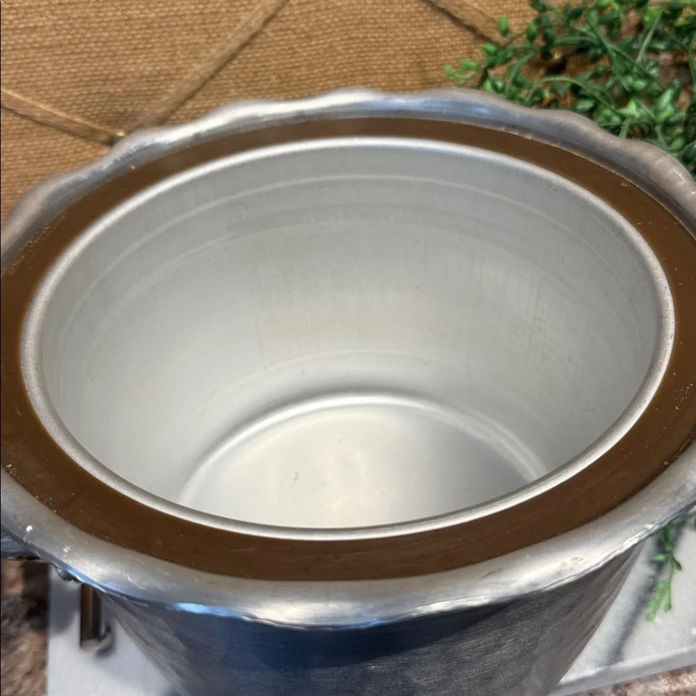 Vintage Everlast Lidded Ice Bucket
